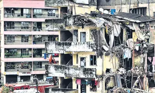 Court Authorizes Forced Demolition Of Hazardous Vasai Housing Complexes Despite Resident Opposition