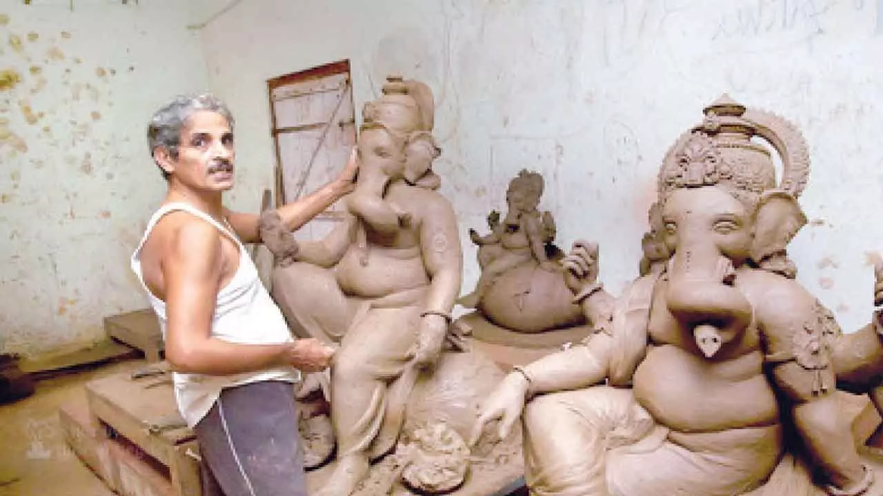 Kekkaru GD Bhatta handcrafts eco-friendly Ganesha idols Kekkaru GD Bhatta handcrafts eco-friendly Ganesha idols