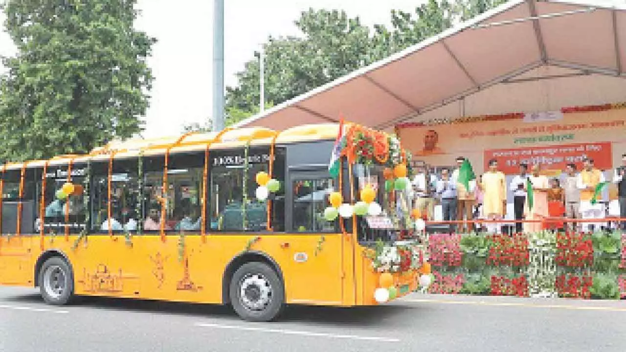 Pvt electric bus services to operate in Lucknow, Kanpur