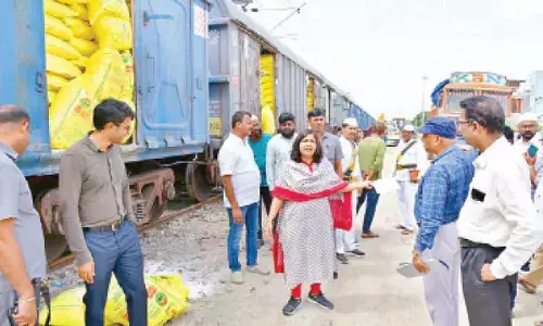 Relief for farmers: 1,500 MT urea arrives in Mahabubnagar