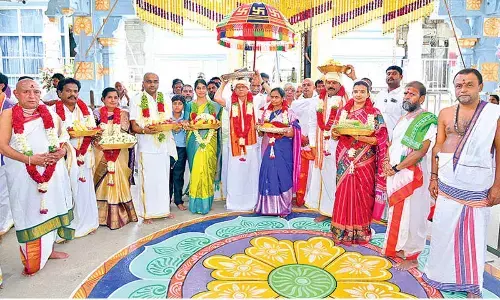 Silk clothes offered to Kanipakam Sri Varasiddhi Vinayaka Swamy