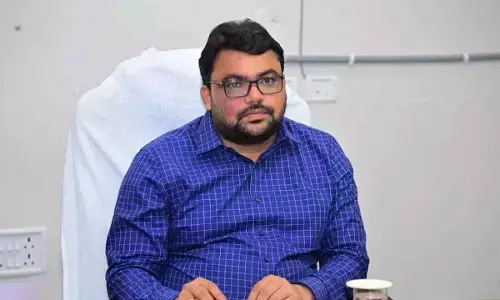 Collector inspects ZP High School