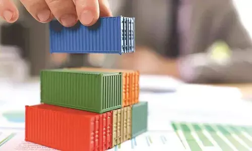 $207-bn services trade surplus in sight