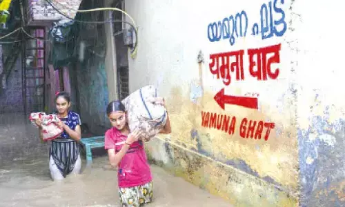 Delhi reels as Yamuna floods homes: Markets under water, families surviving on biscuits