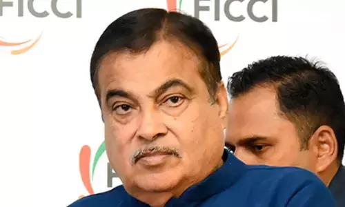Nitin Gadkari backs educating students in regional languages on road safety