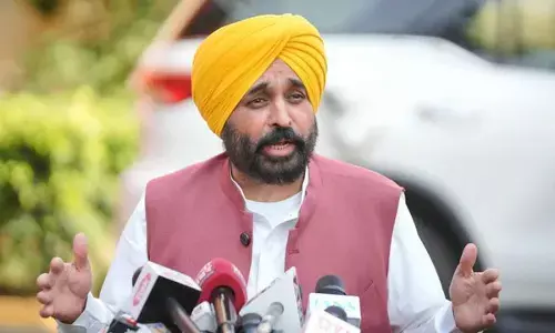 Mann falls sick, Kejriwal inquires about his health