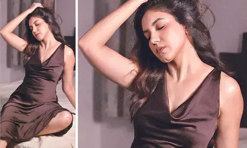 Ritu makes waves with a bedroom photoshoot