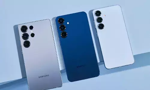 Samsung Galaxy S26 Leak Reveals iPhone-Inspired Design and MagSafe-Like Charging