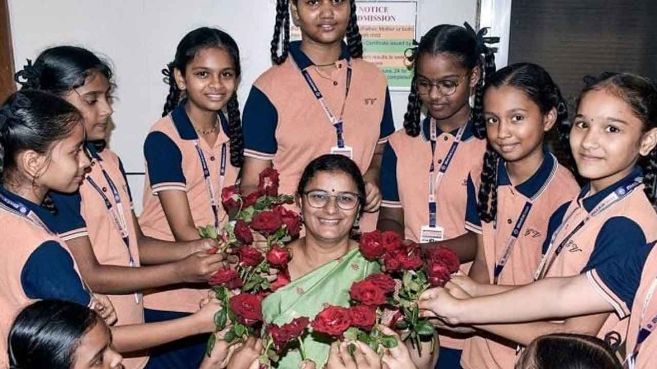 India's Teacher Count Surpasses 10 Million for First Time