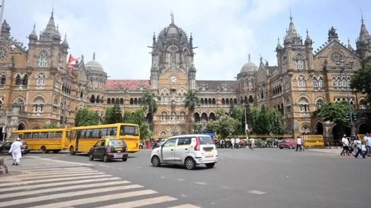 Threat message puts Mumbai cops on toes