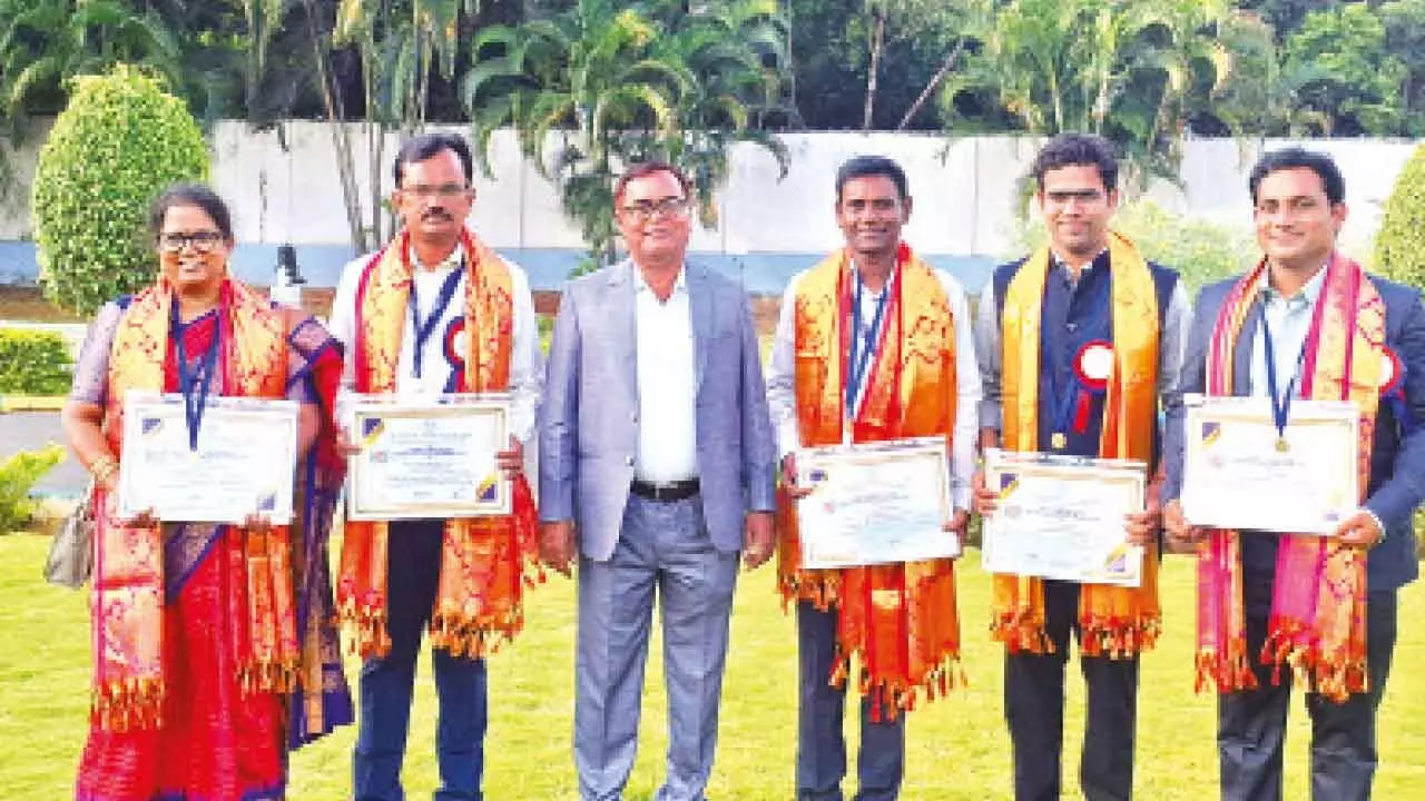 PJTAU V-C congratulates faculty honoured as best teachers
