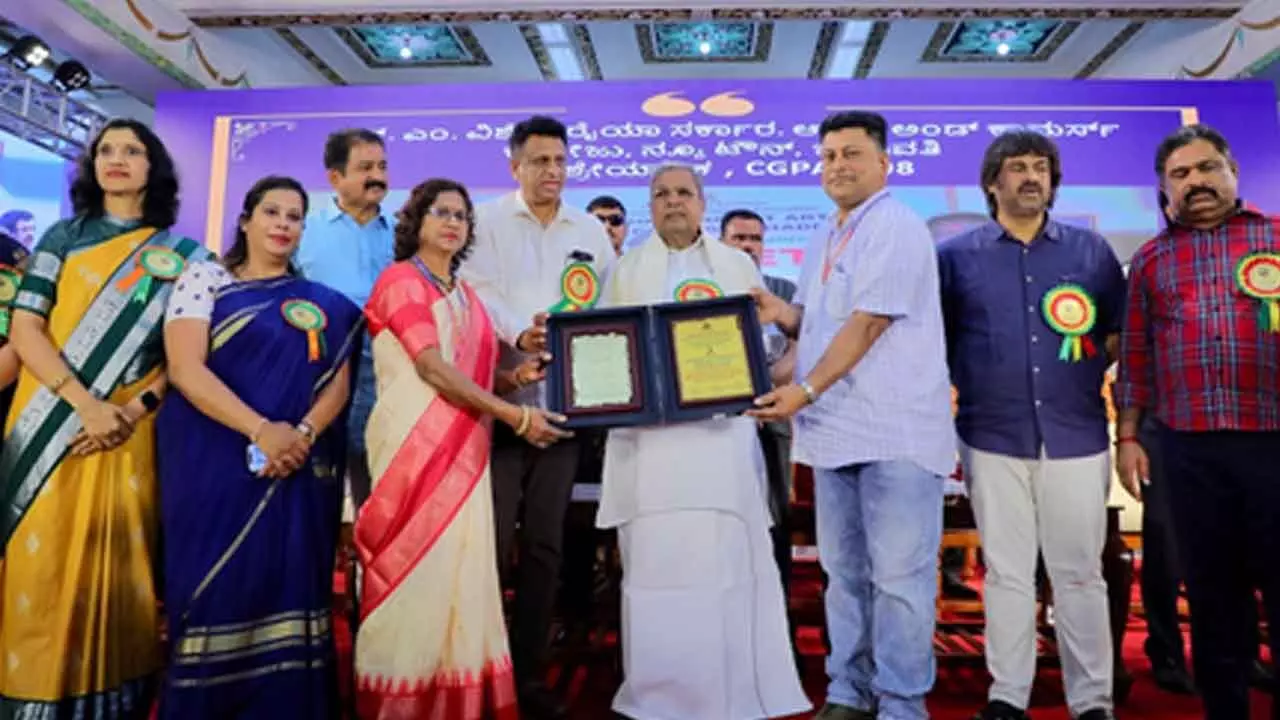 Put away mobiles, pick up books, CM urges teachers & students Put away mobiles, pick up books, CM urges teachers & students