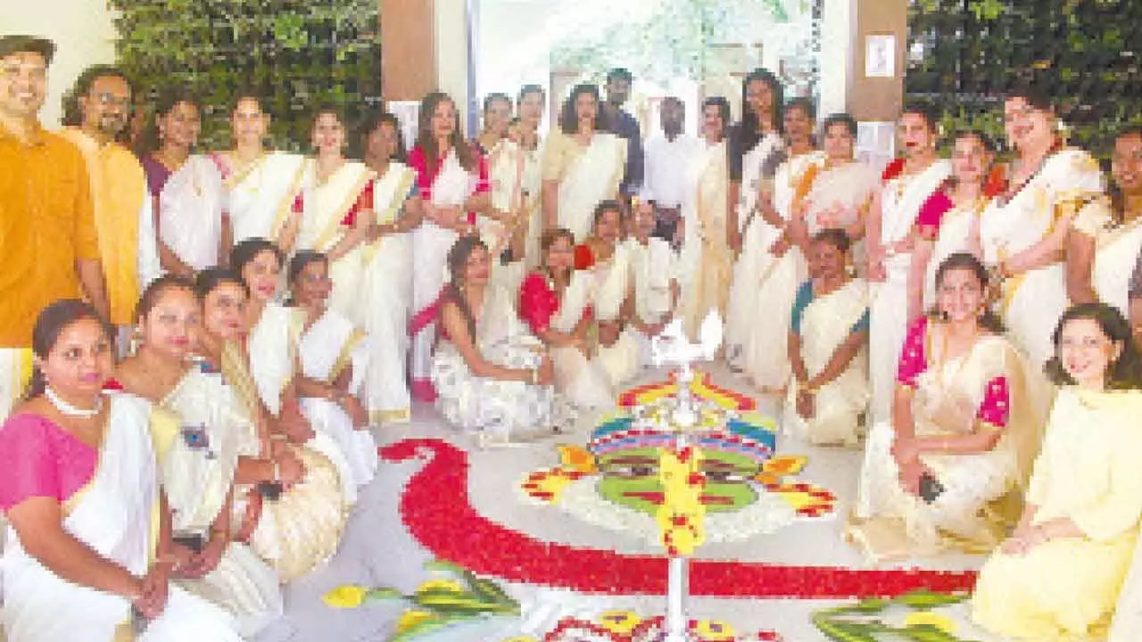 Students enliven teachers’ day with Onam-themed celebrations Students enliven teachers’ day with Onam-themed celebrations