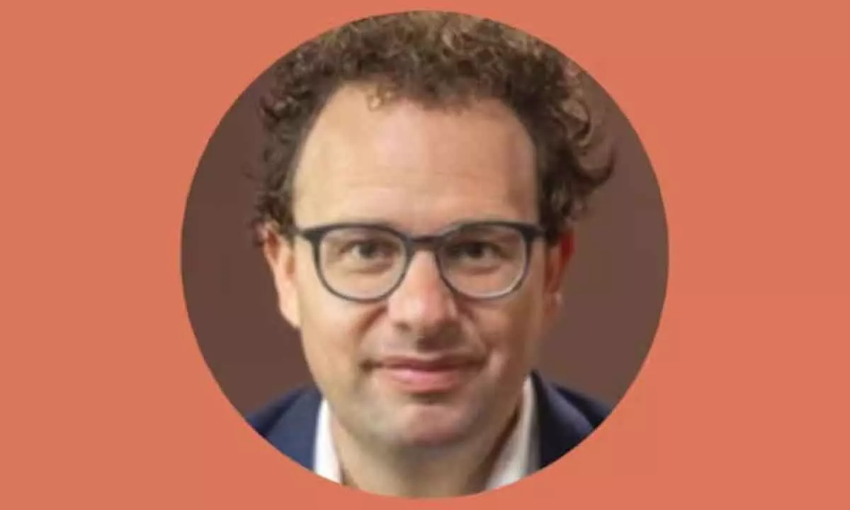 Anthropic CEO Warns AI Could Replace Entry-Level Office Jobs Within Five Years