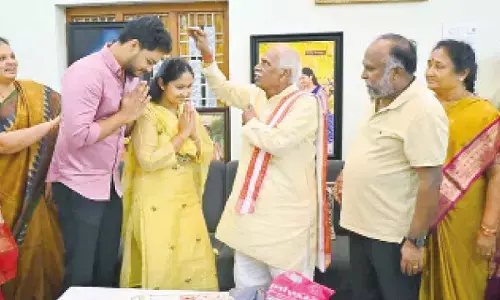 Dattatreya blesses newlyweds Jaya, Chaitanya Reddy