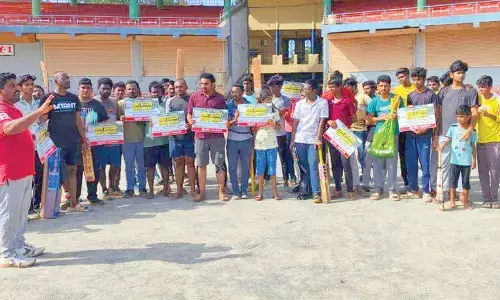 DYFI protests against restrictions on cricket at Indira Gandhi Stadium