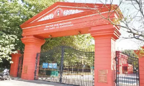 HC refuses to quash charges against prison warder in bribery and corruption case