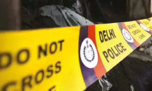 18-yr-old girl stabbed in Delhi, accused held