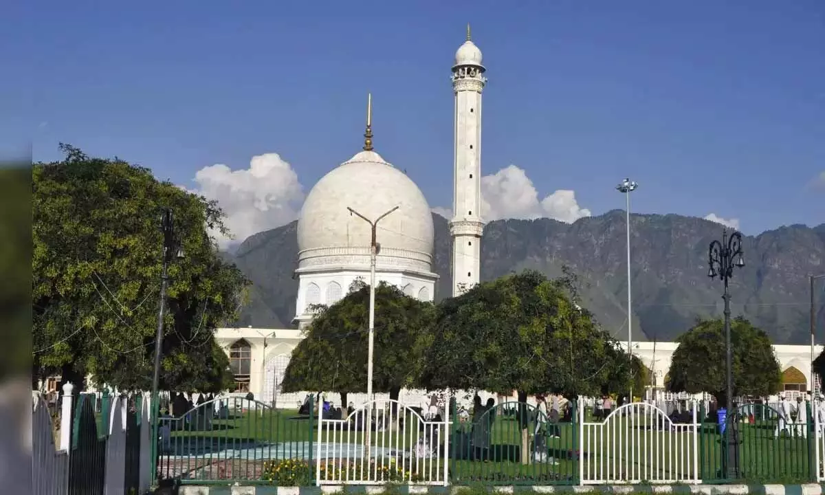26 Held For Vandalising National Emblem At Hazratbal Shrine In J&K