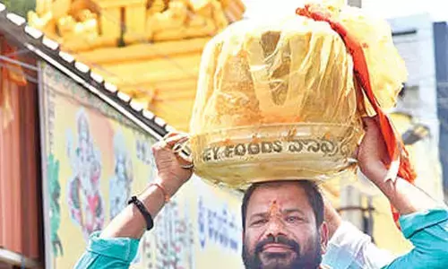 Tumbling records sweeten auctions