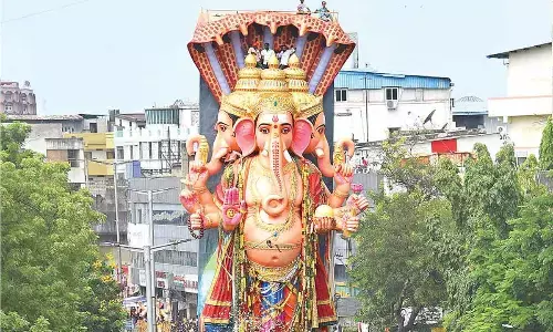 Apna Khairatabad ‘Raja’ hogs the limelight as devotees flood roads