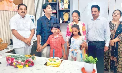 Palle Kishore Reddy celebrates b’day with family members