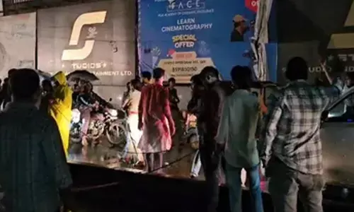One dead as high-tension wire falls on Ganpati procession trolley in Mumbai