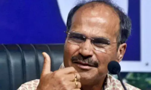 Rly Minister urged to install toilets in EMU-MEMU trains on Kolkata-Sealdah-Lalgola route