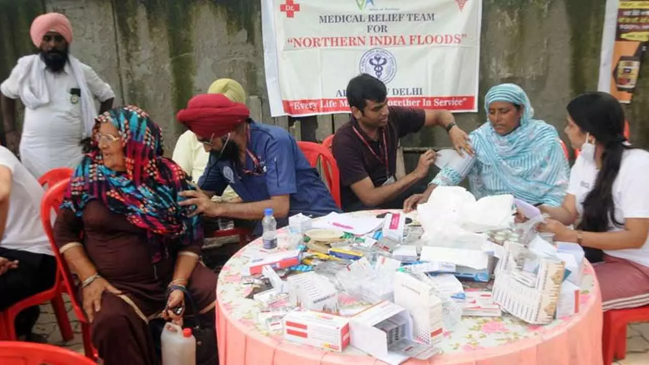 AIIMS Delhi Doctors Launch Health Camps And Telemedicine In Flood-Hit Amritsar AIIMS Delhi Doctors Launch Health Camps And Telemedicine In Flood-Hit Amritsar