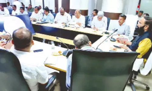 Uttam directs officials to expedite works on irri. projects across state