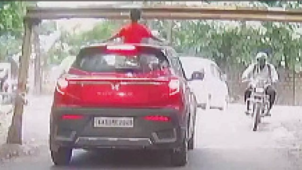 Standing through car sunroof can lead to jail, warn cops