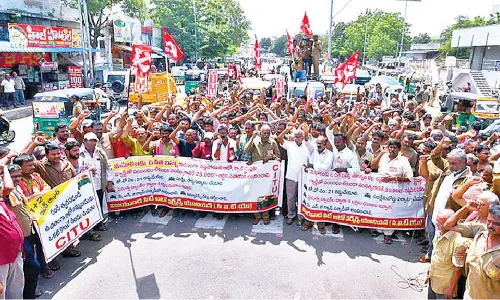 Auto workers take out huge rally