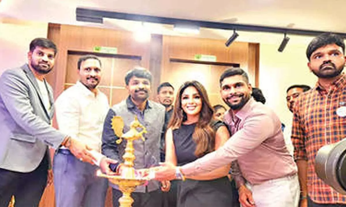 Samyuktha Menon launches Kolors Healthcare 2.O Samyuktha Menon launches Kolors Healthcare 2.O