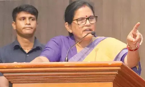 Take periodic breaks from digital devices, Pravati urges women