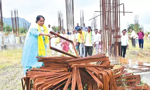 Savitha hits back at Jagan’s warnings on medical colleges