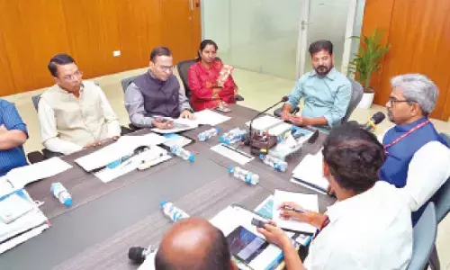 Kavya proposes bus station close to Kazipet rly station