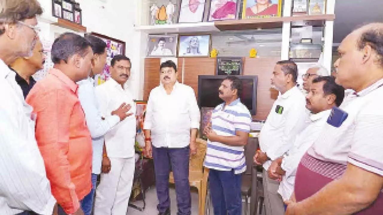 Govt must provide alternative facilities to cable operators Govt must provide alternative facilities to cable operators