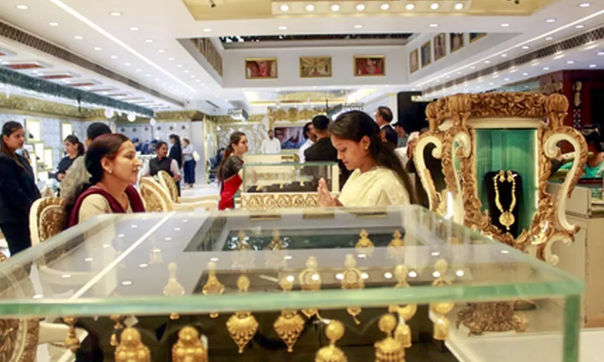 Gold and silver prices hit record high this week amid global uncertainty