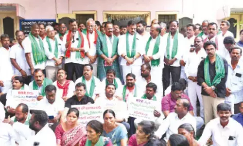 Massive siege: RRR displaced families stage huge protest at RDO office