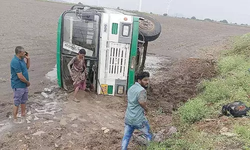 Ministers express concern over APSRTC bus accident in Anantapur