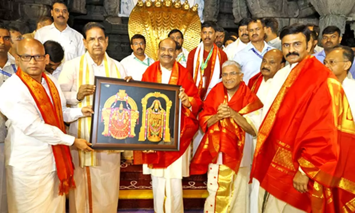 Lok Sabha Speaker offers prayers at Tirumala temple Lok Sabha Speaker offers prayers at Tirumala temple