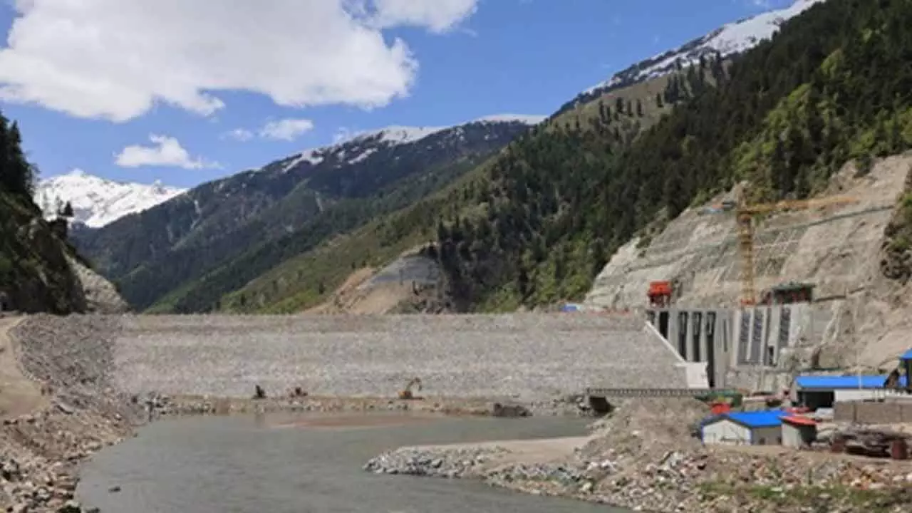 Pakistan: Protest over dam land compensation continues, highway remains blocked Pakistan: Protest over dam land compensation continues, highway remains blocked