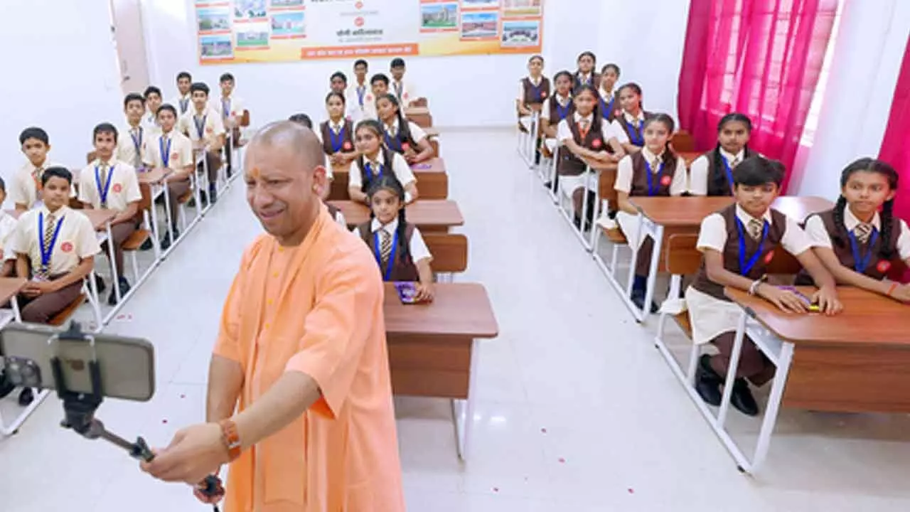 Students in Sarvodaya schools and govt hostels in UP to give ‘Shramdan’ every Sunday Students in Sarvodaya schools and govt hostels in UP to give ‘Shramdan’ every Sunday