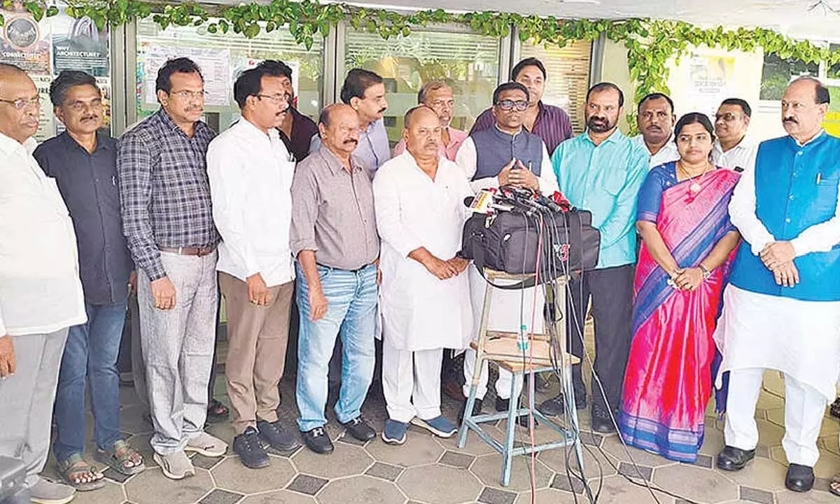 Govt makes last-ditch efforts to end professional colleges’ strike Govt makes last-ditch efforts to end professional colleges’ strike