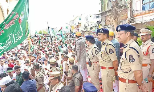 Devout Muslims take out grand Milad-un-Nabi procession in city