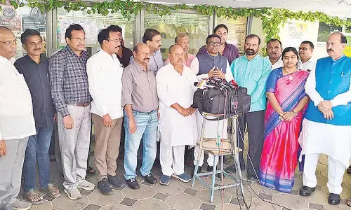 Govt makes last-ditch efforts to end professional colleges’ strike