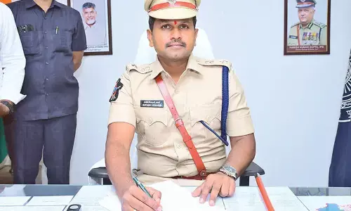 Satish Kumar takes charges as Sathya Sai dist SP