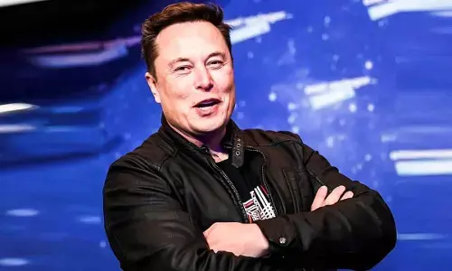 Elon Musk Eyes SpaceX 5G Network with $17 Billion Spectrum Deal