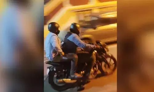 Chain snatchers attack two women in Bengaluru with sword, loot gold jewellery