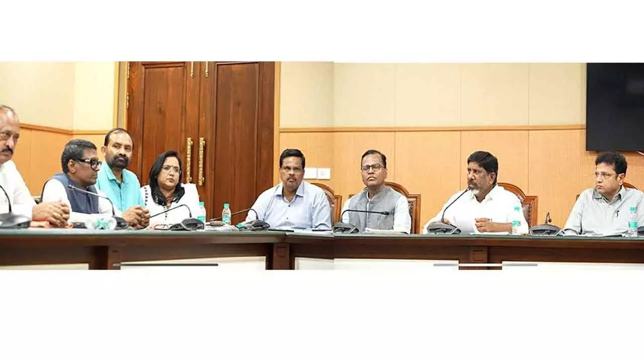 Deputy CM Bhatti Vikramarka, Minister Sridhar Babu, Chief Secy Ramakrishna Rao and TGCHE chairman Balakishta Reddy at a meeting with the managements of private educational institutions in Hyderabad on Monday Deputy CM Bhatti Vikramarka, Minister Sridhar Babu, Chief Secy Ramakrishna Rao and TGCHE chairman Balakishta Reddy at a meeting with the managements of private educational institutions in Hyderabad on Monday